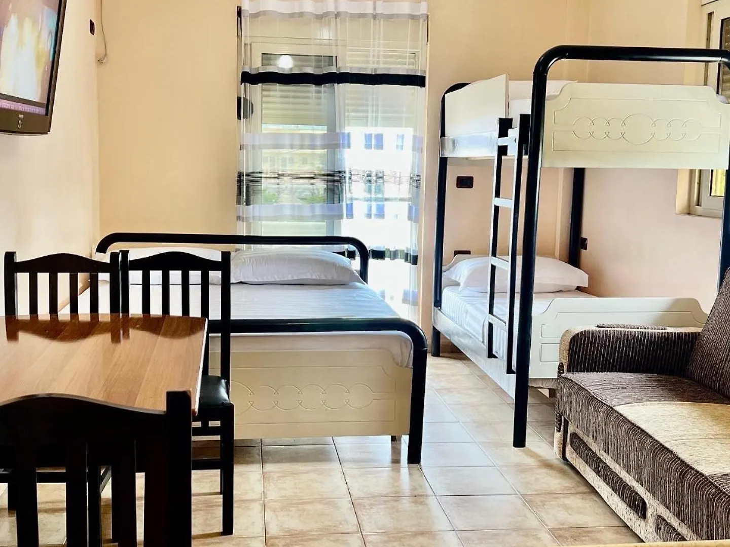 Hotel Asteri Velipojë