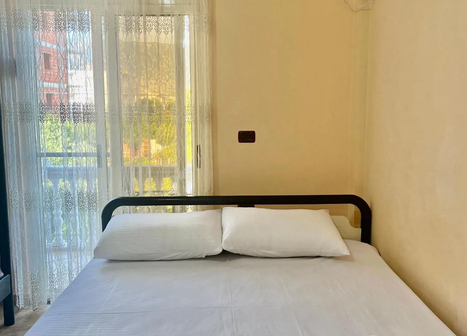 Hotel Asteri Velipojë 2*,