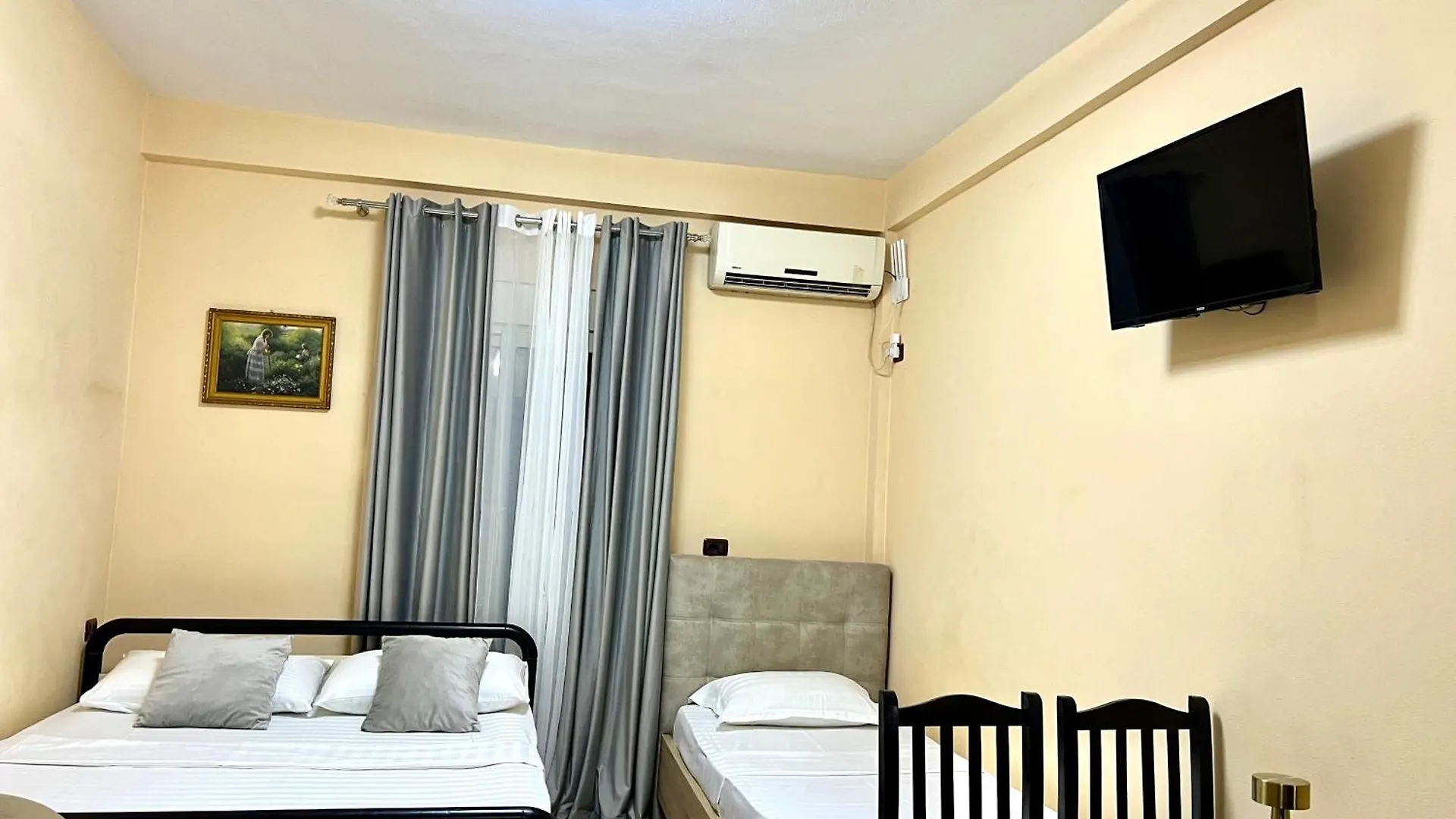 Hotel Asteri Velipojë 2*,
