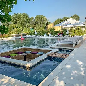 Bora Bora Velipoja Aparthotel